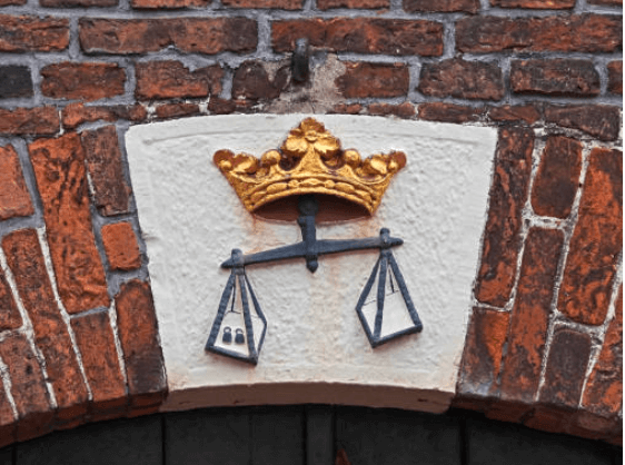 Weegschaal. Je hoeft niet alles op de weegschaal te leggen.