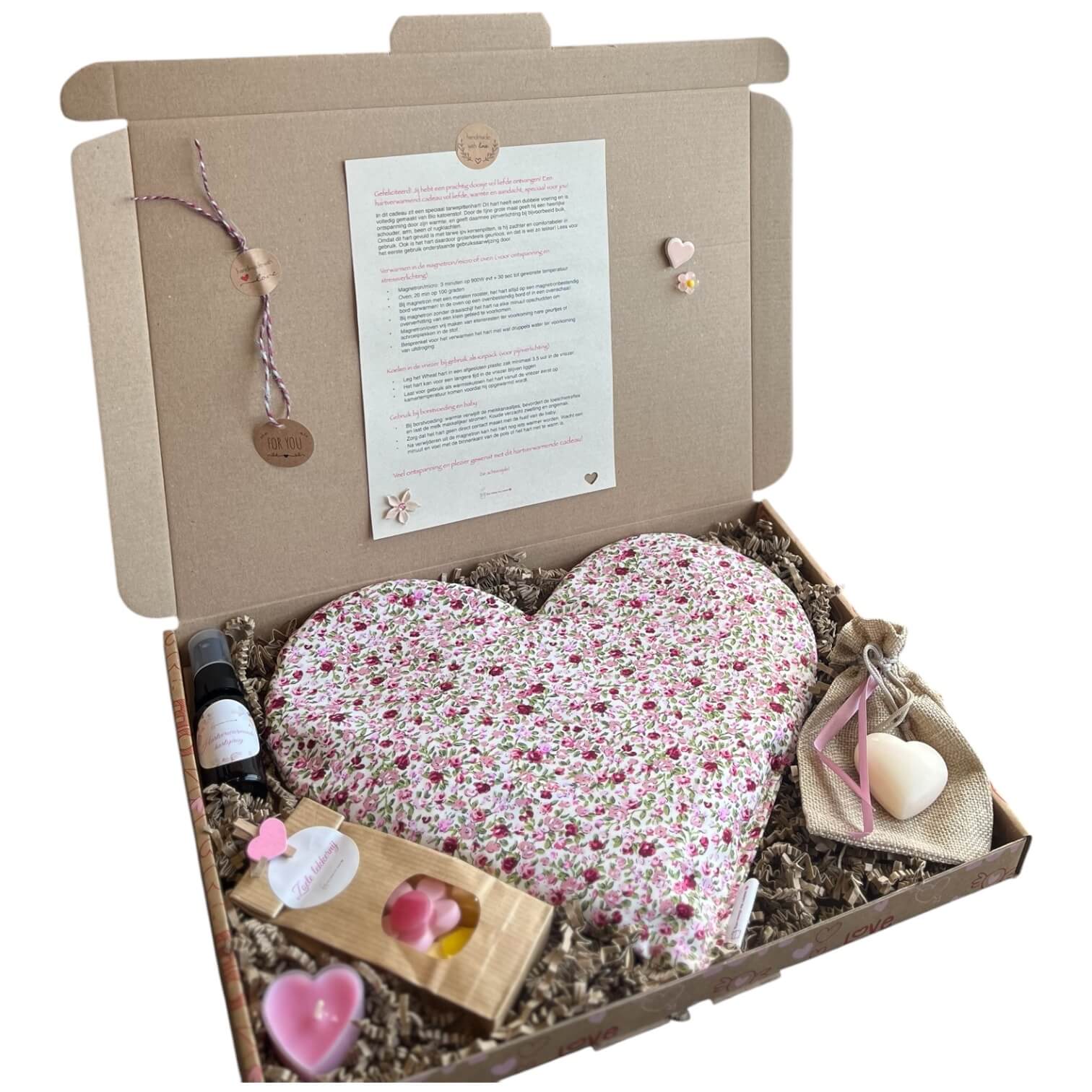 Een brievenbuscadeau met verwarmbaar hart in bloemenmotief