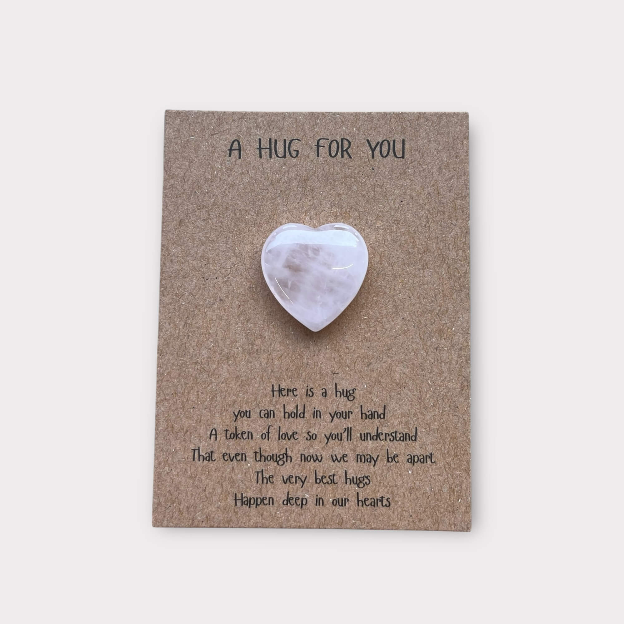 Broekzakknuffel in roze hartvorm, klein liefdevol cadeautje om mee te nemen.