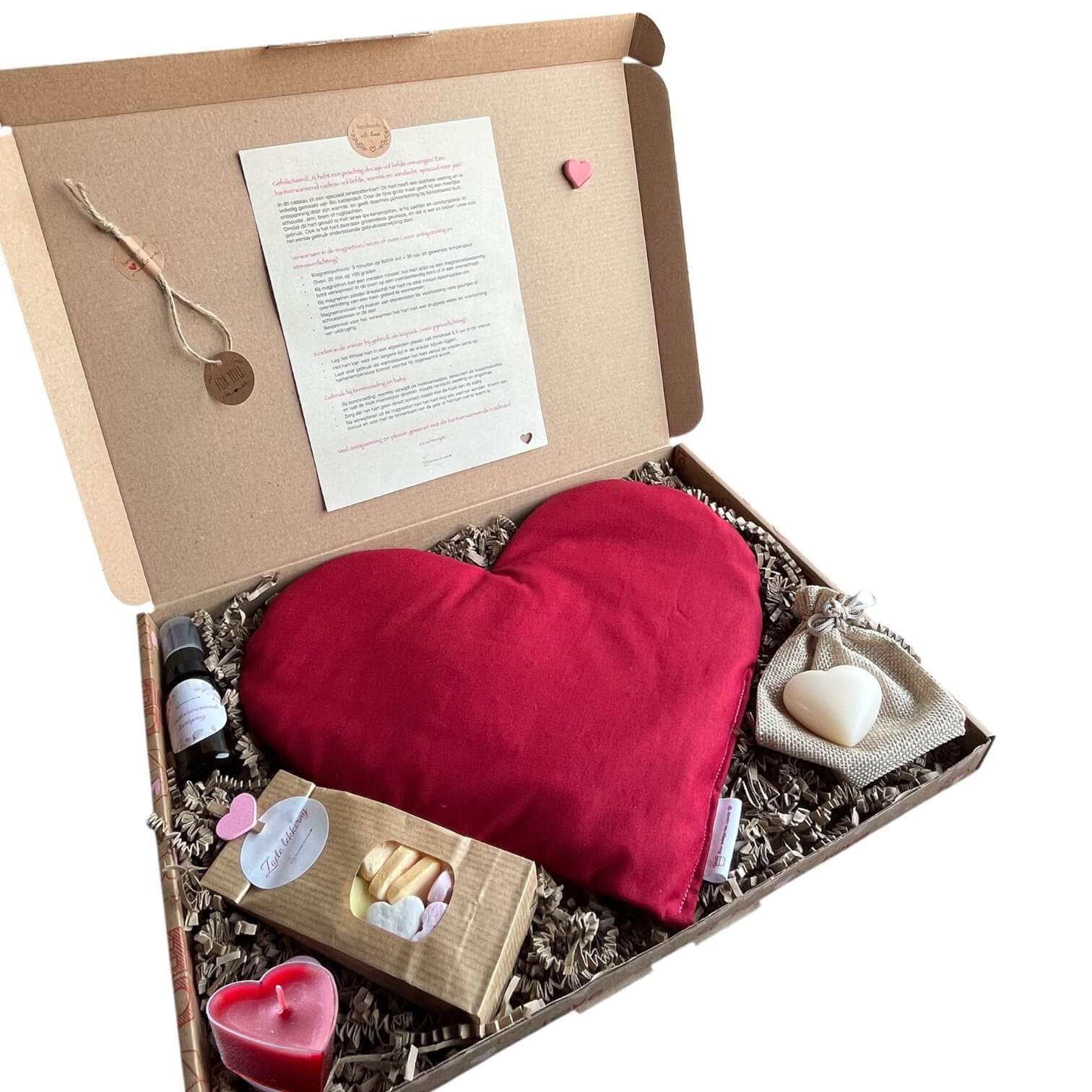 Handgemaakt verwarmbaar hart Hartstocht, liefdevol brievenbuscadeau in warme roodtint.