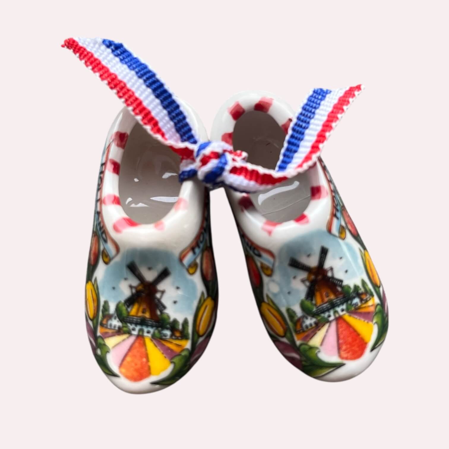 Stenen hollandse klompjes, voor een cadeau met een hollands tintje