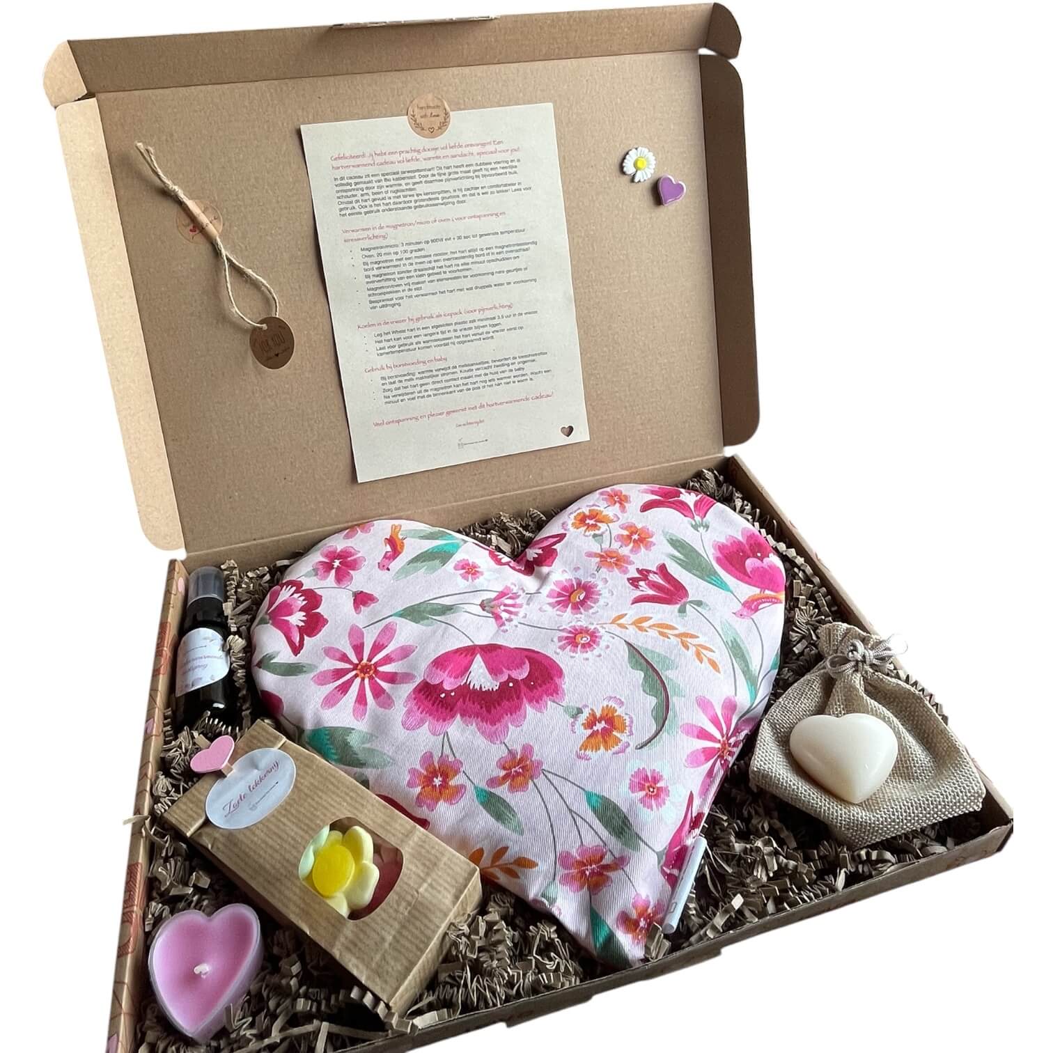 Handgemaakt verwarmbaar hart Wilde Bloemen, kleurrijk brievenbuscadeau met veldbloemen.